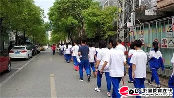 广州派潭中学组织学生纪念革命先烈